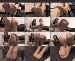 NoemisWorld C Adeles pantyhosed feet need a good foot massage