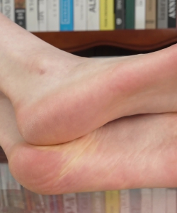 Sexy and beautiful Asian girls Duoduo showcase her sexy 39EU big feet28 4K