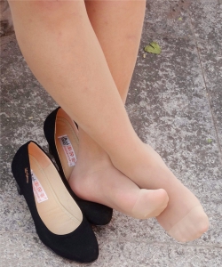街拍美女高跟裸足[905]